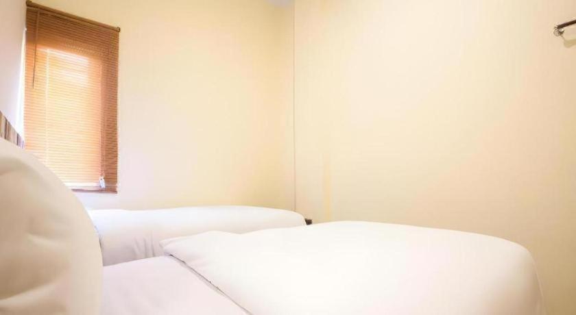 Oyo 2361 Hotel Winston Glugur Экстерьер фото