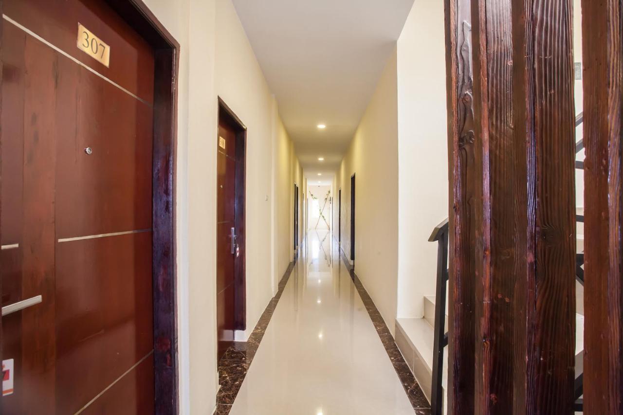 Oyo 2361 Hotel Winston Glugur Экстерьер фото