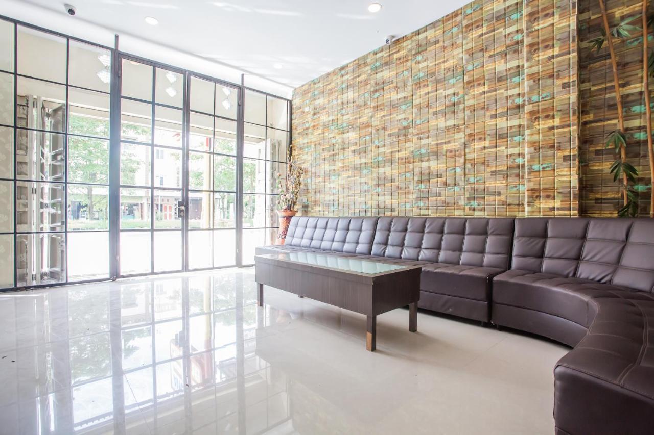 Oyo 2361 Hotel Winston Glugur Экстерьер фото