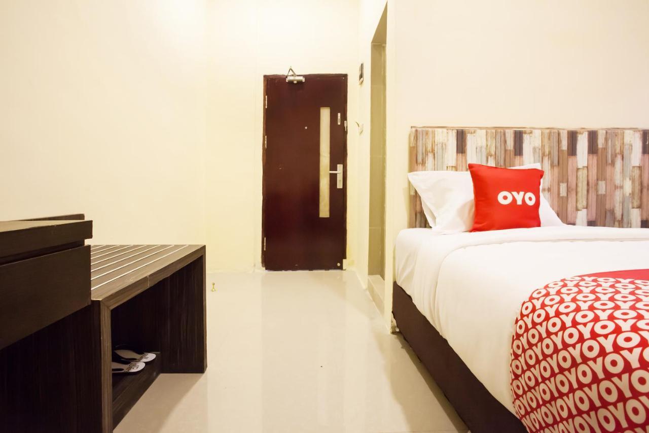Oyo 2361 Hotel Winston Glugur Экстерьер фото
