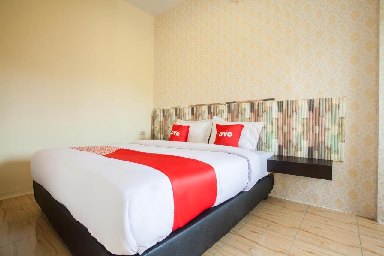 Oyo 2361 Hotel Winston Glugur Экстерьер фото