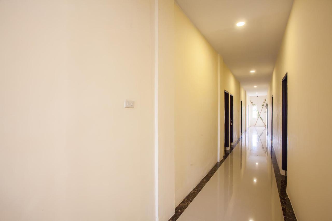 Oyo 2361 Hotel Winston Glugur Экстерьер фото